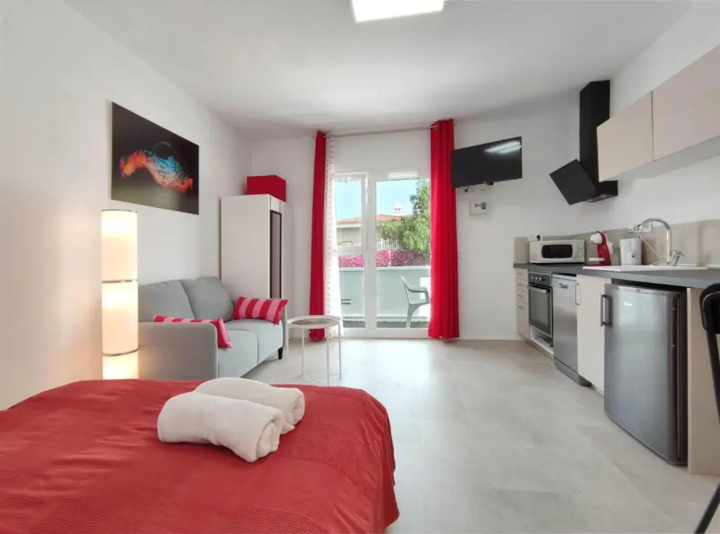 Fantastico 1 - Balcony, Free Parking, air Conditioning, Free Netflix, BBQ