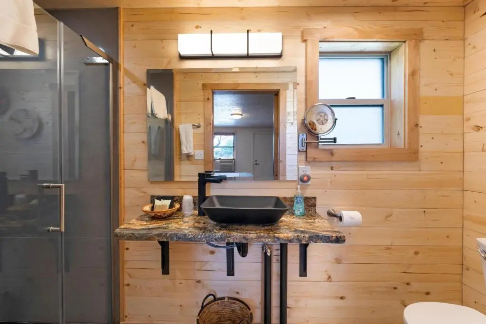 Stone Lizard Lodging