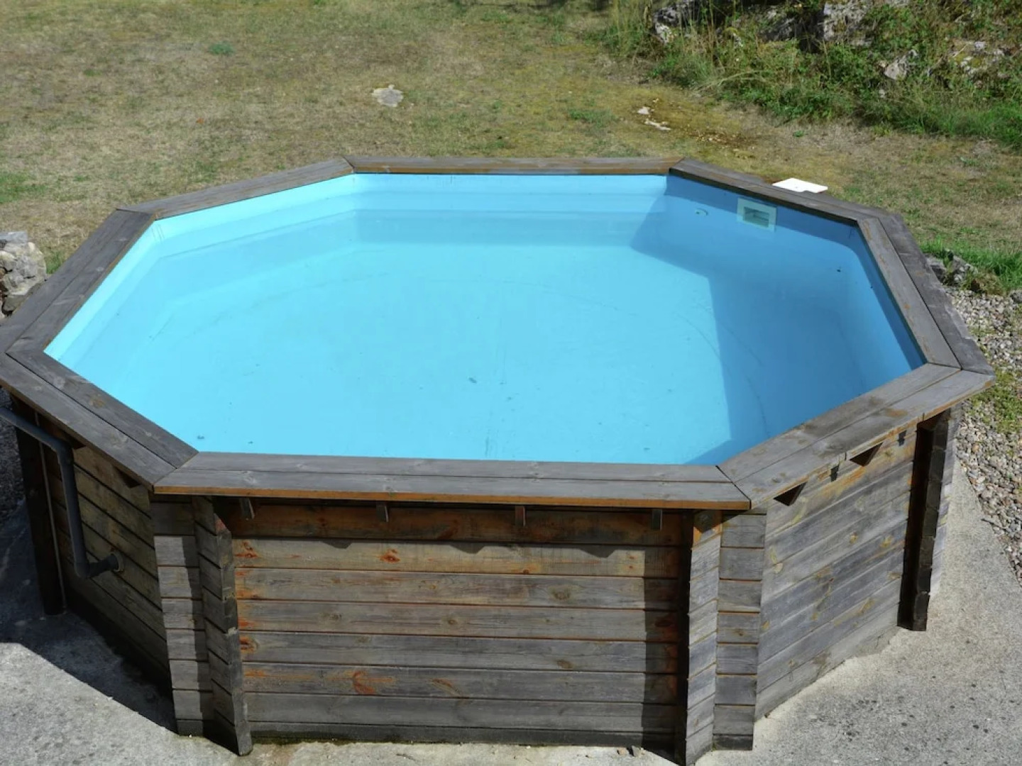 Chalet With Pool in Quiet Rural Setting, Near Regional Park in the Lot