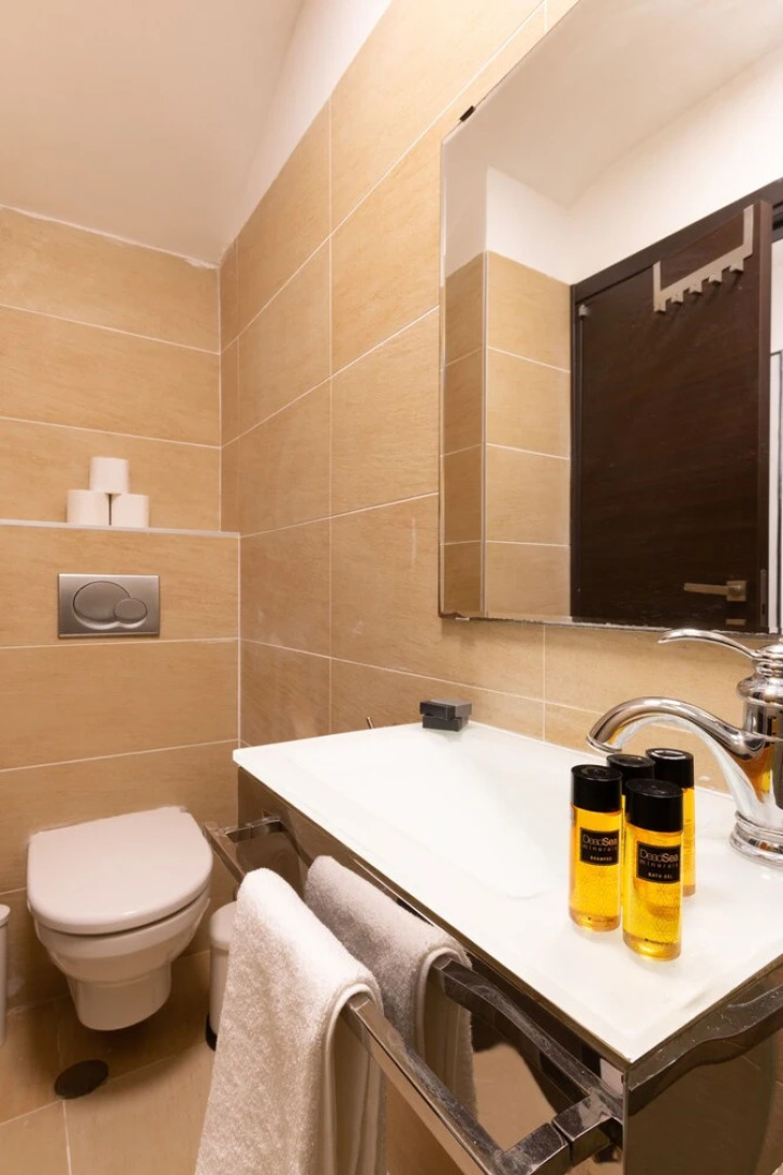 Huge & Lovely Unit 2BR 2BT By the beach