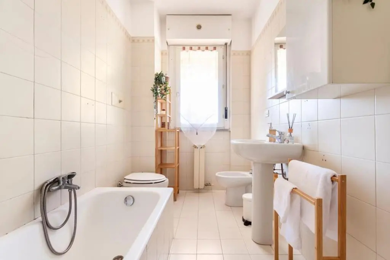 Elegante Suite adiacente Metro, Wifi Netflix