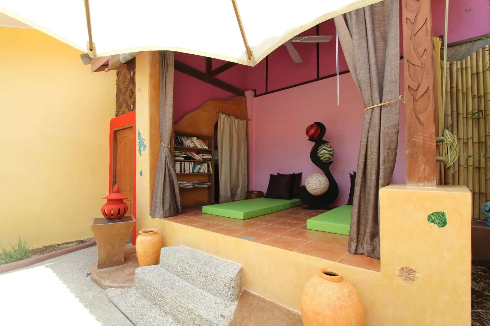 Pandora Lifestyle Hotel