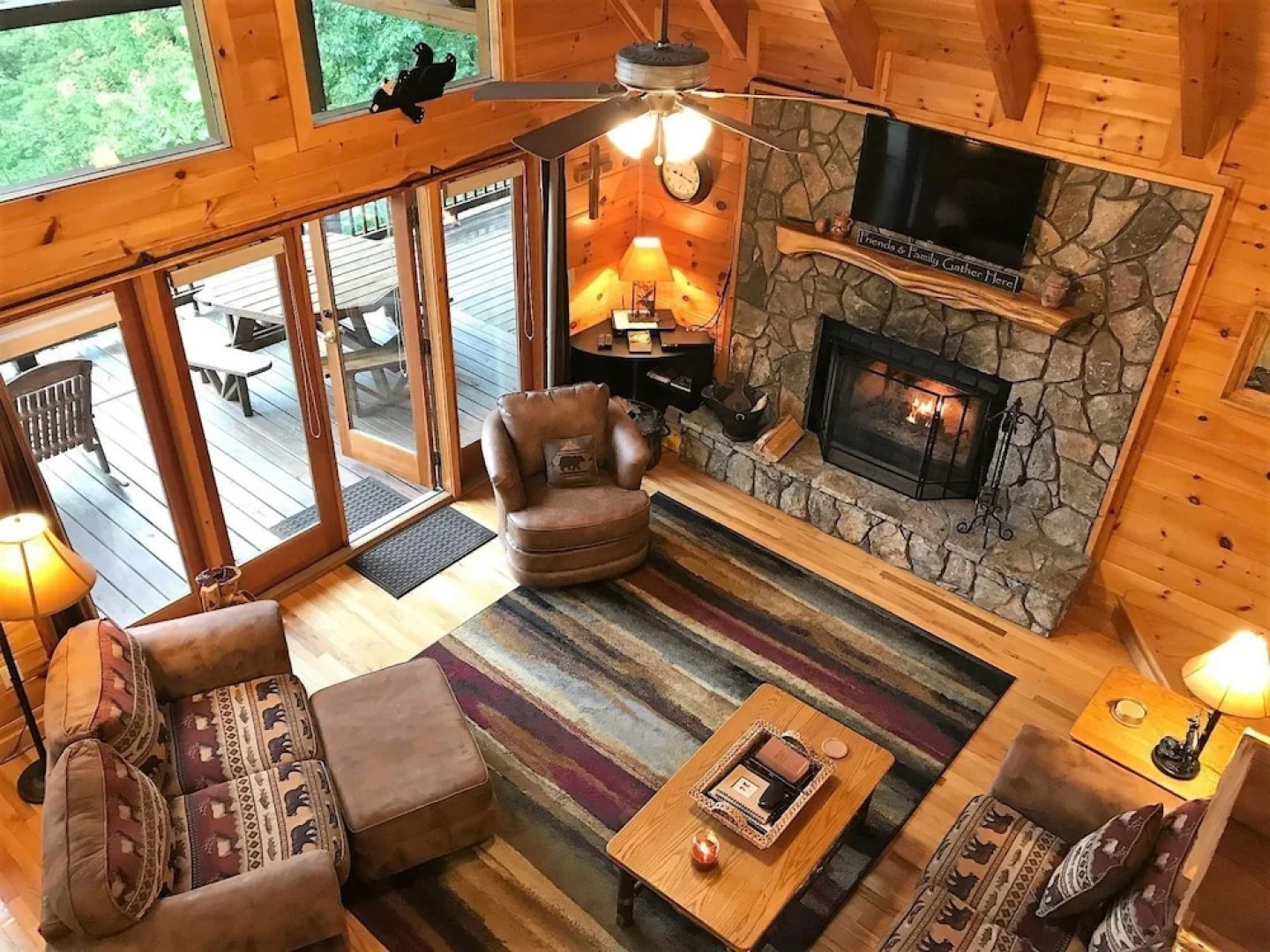 Light`s Mountain Lake Overlook