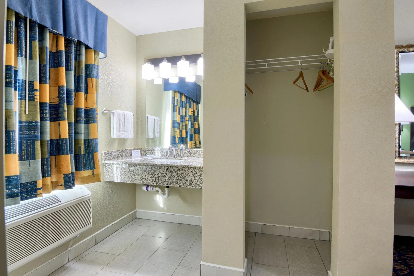 Rodeway Inn & Suites Ithaca South