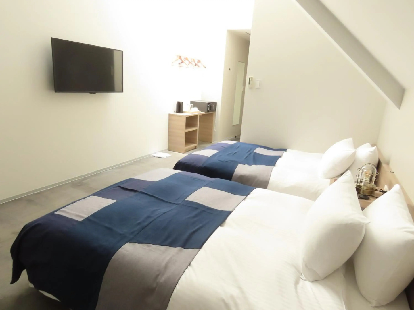 HULL Osaka Hokko Marina