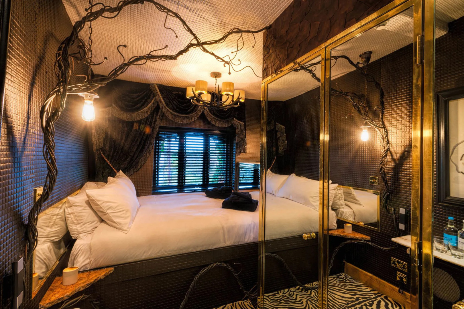 Crazy Bear Hotel-Stadhampton