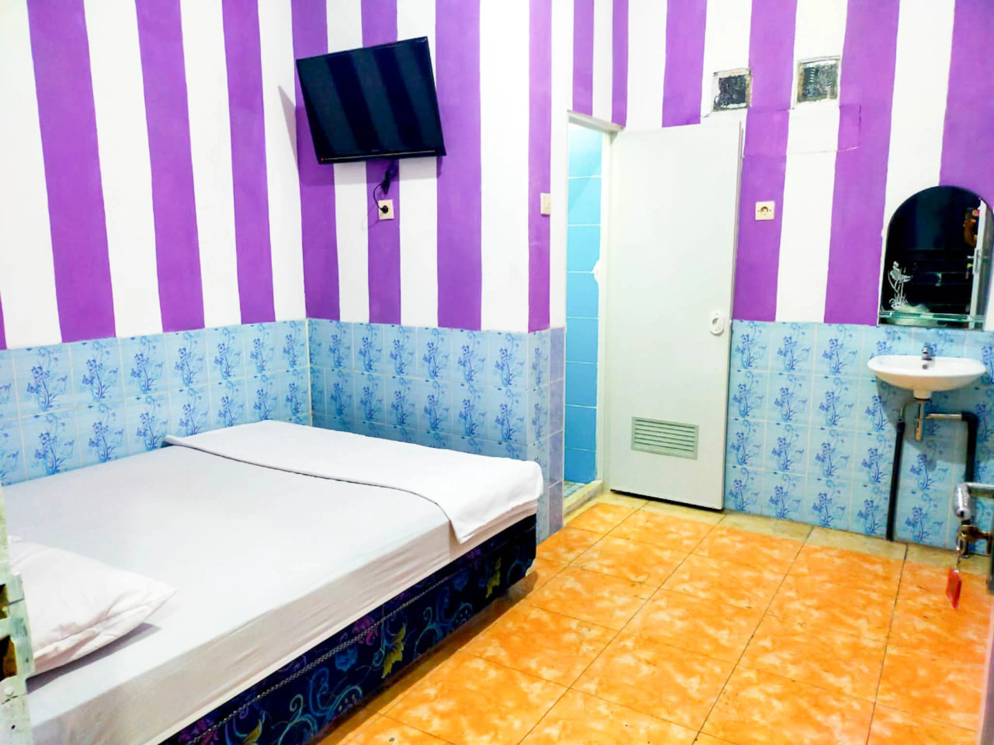 Queen Asri 2 RedPartner