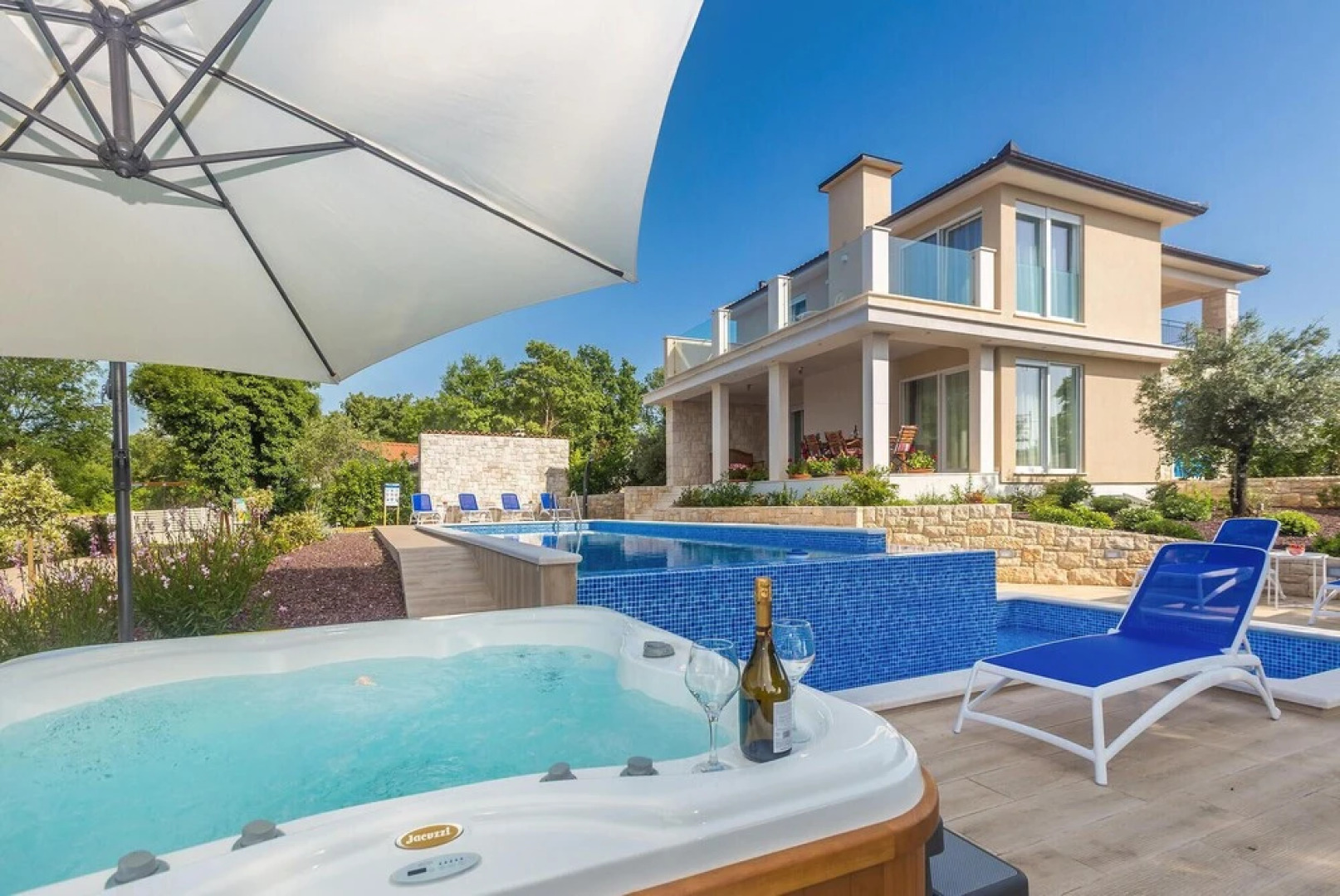 Awesome Home in Malinska with Outdoor Swimming Pool, Hot Tub & 4 Bedrooms