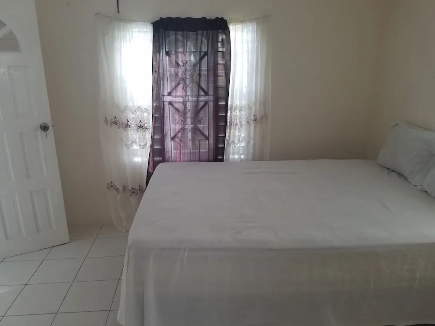 The Cozy Family Inn Guesthouse