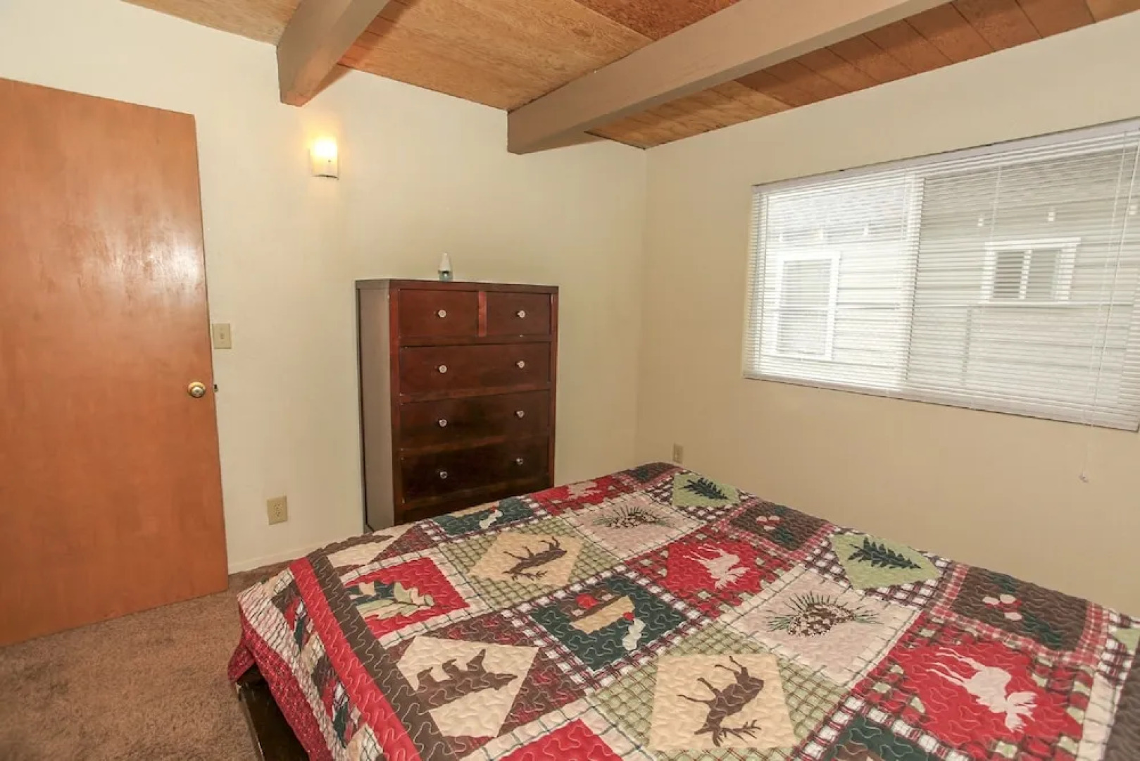 Bearly Rustic - 2BR 1BA, WiFi, Nice Back Yard for Snow Play
