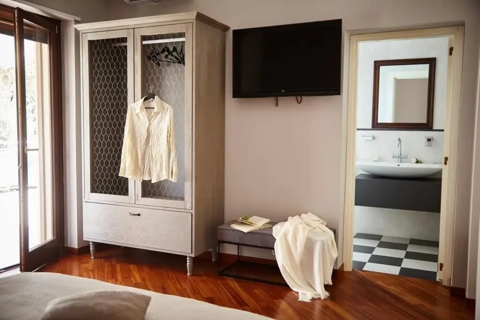 B B D Aprile Camera Glicine