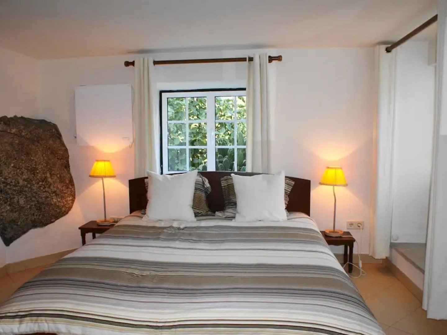 Detached Holiday Home With Shared Pool and Views