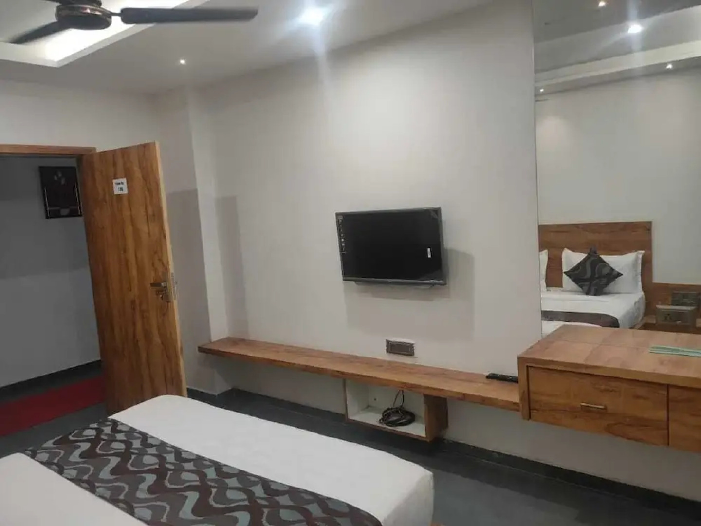 Hotel Fun Imperial Morbi