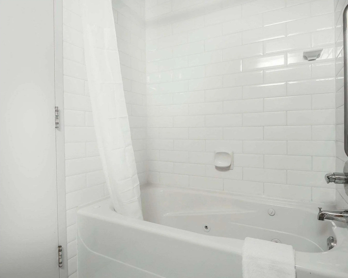 Comfort Hotel Vancouver Airport