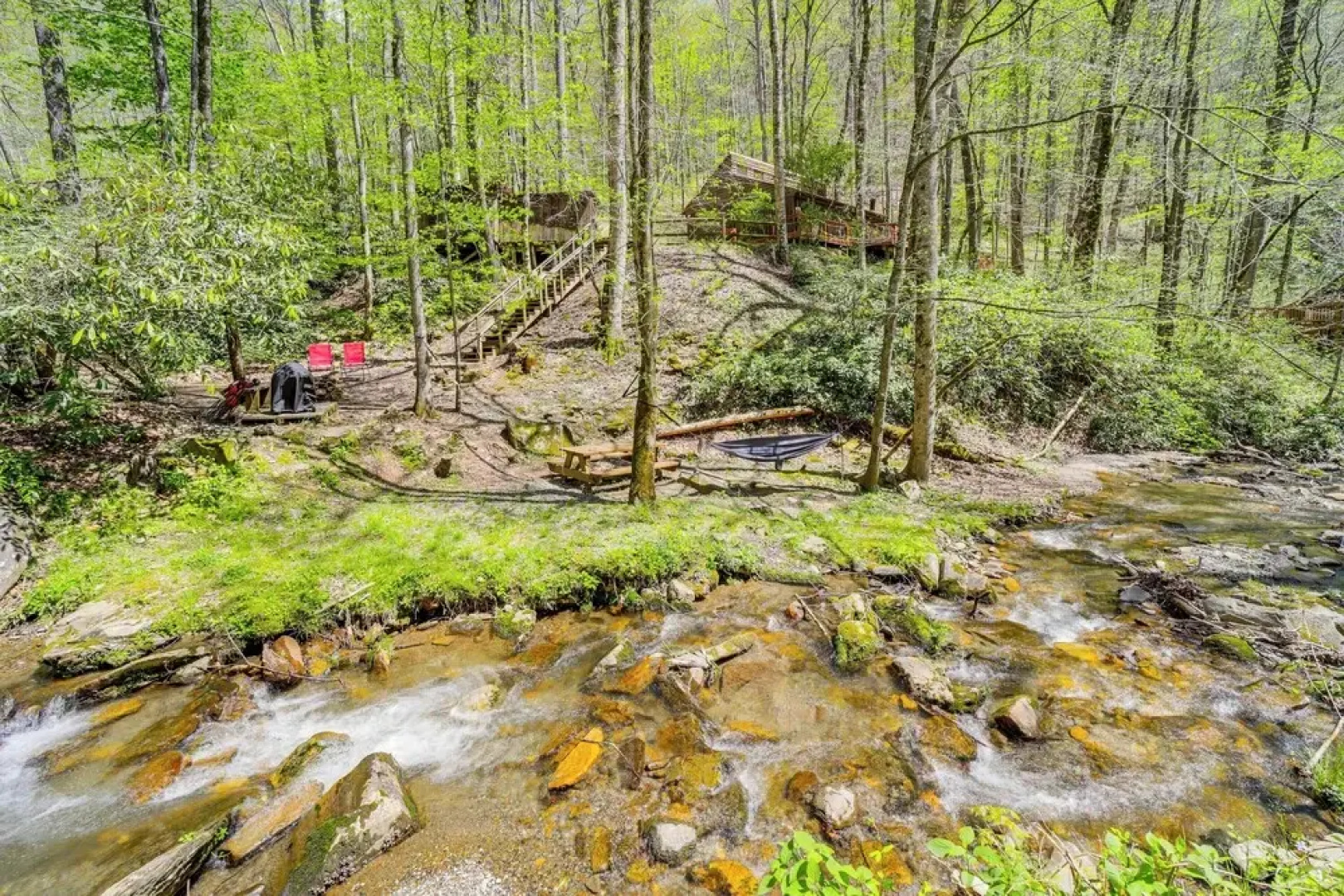 Creekside Cabin w/ Deck & Grill in Whittier!