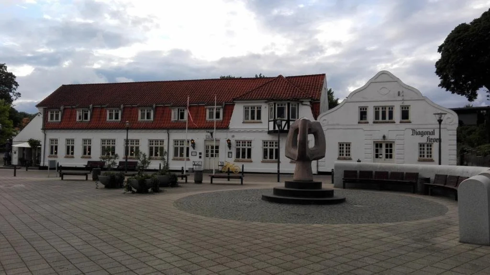 Give Bed & Breakfast