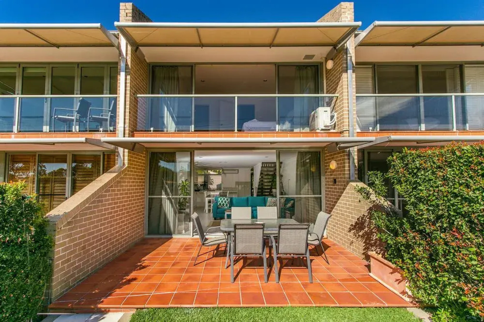 2 James Cook Apartments