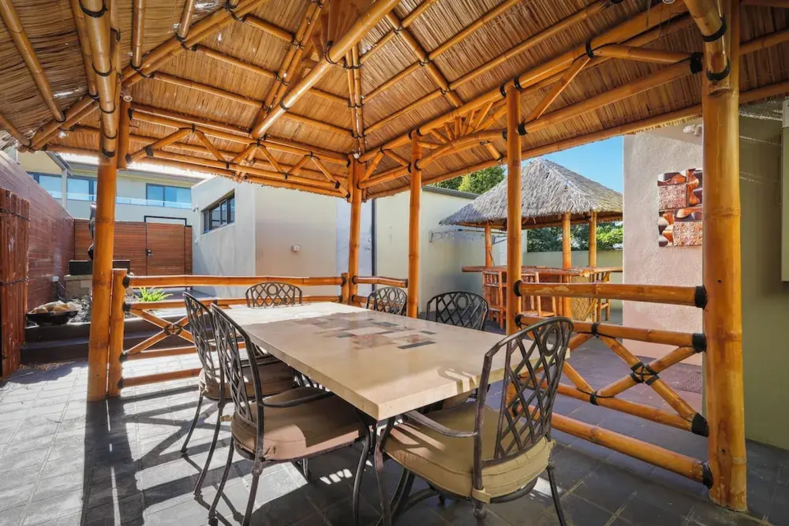 Waterfront Home - Gorgeous Views - 2 Bed