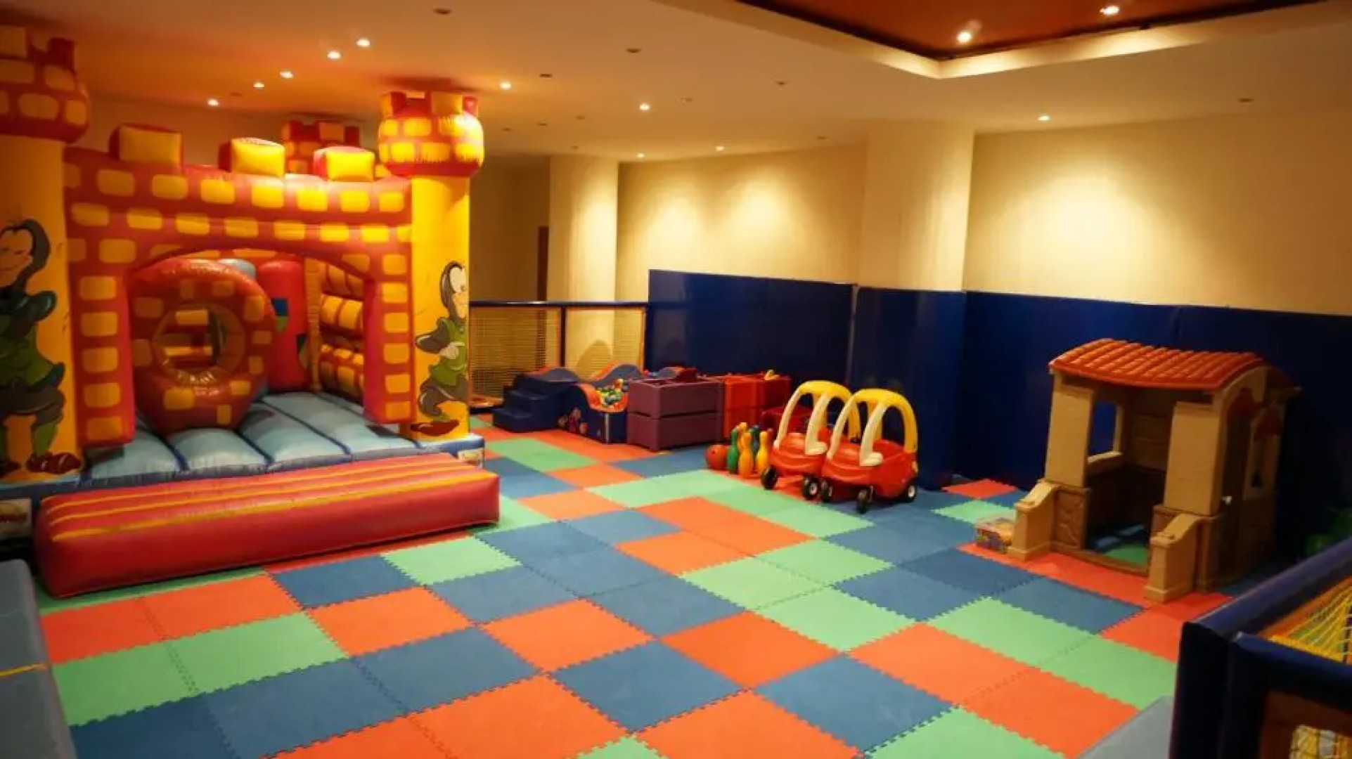 Alexander Beach hotel & Spa