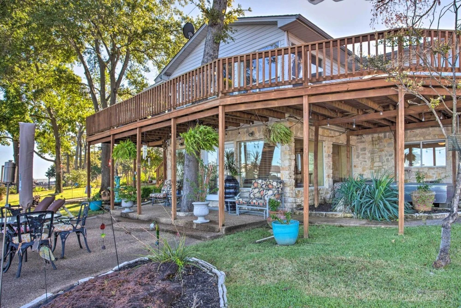 Dock & Fire Pit: Waterfront Cedar Creek Lake Home