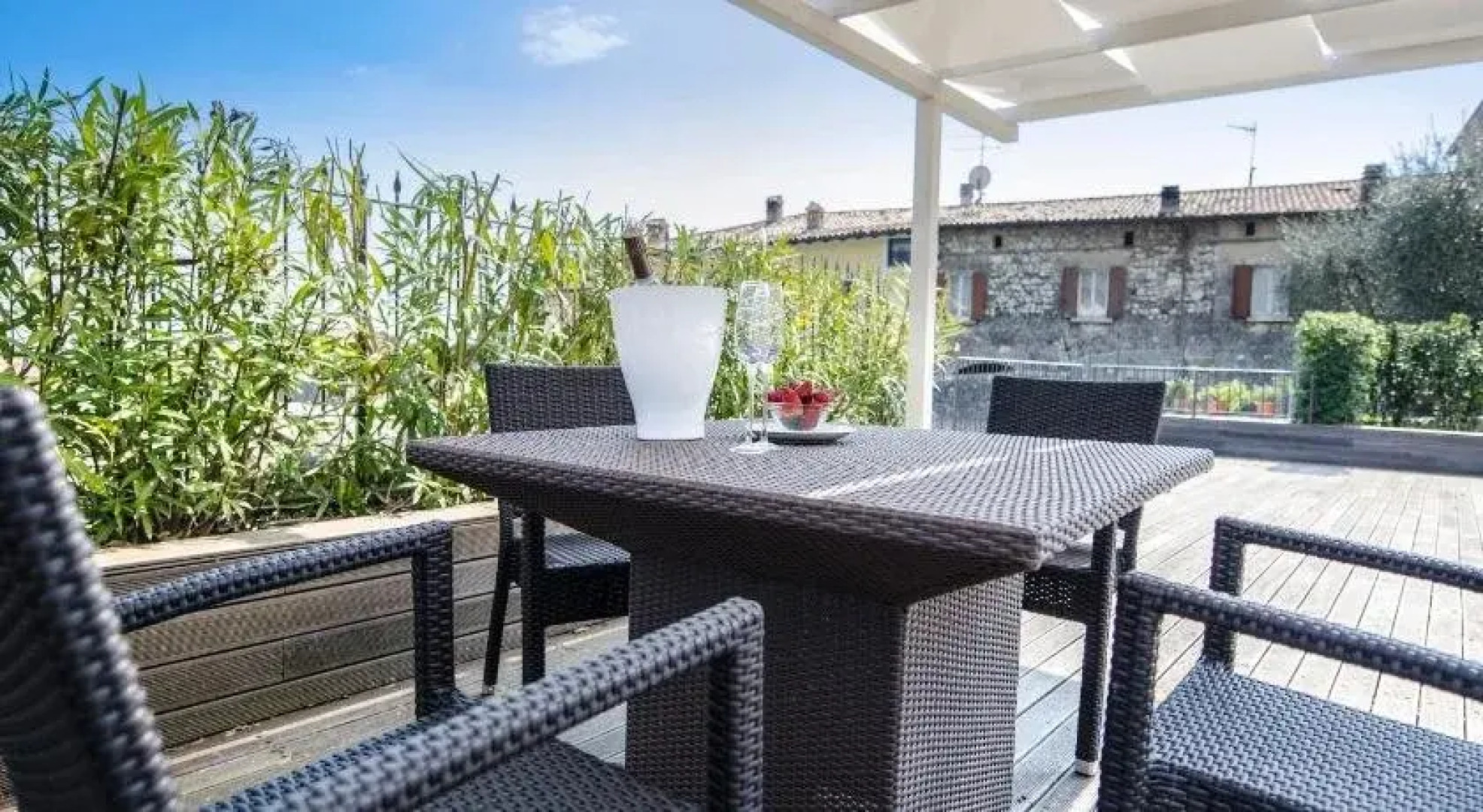 Polpenazze Halldis Apartments