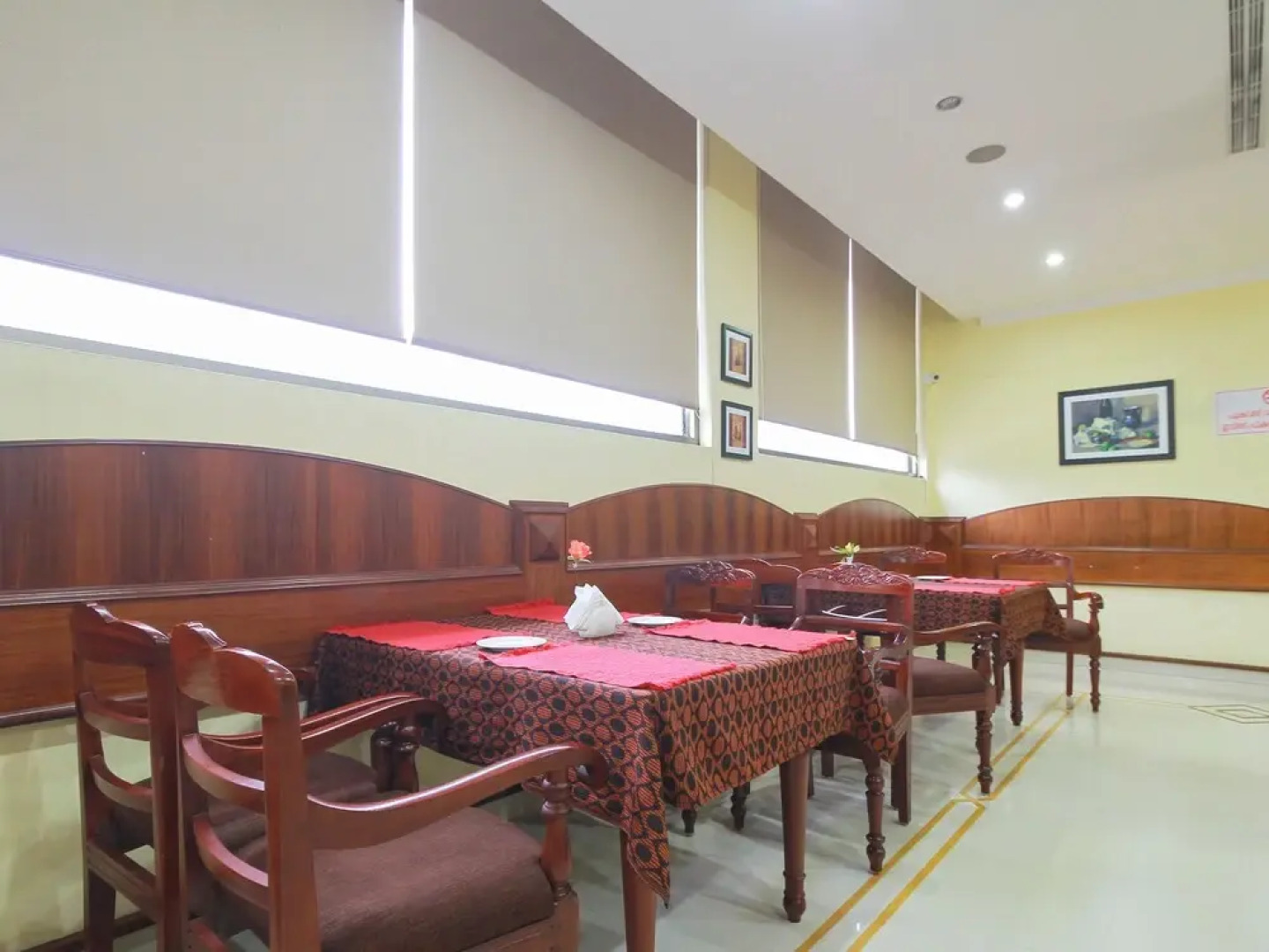 OYO 28567 Krishna Holiday Village