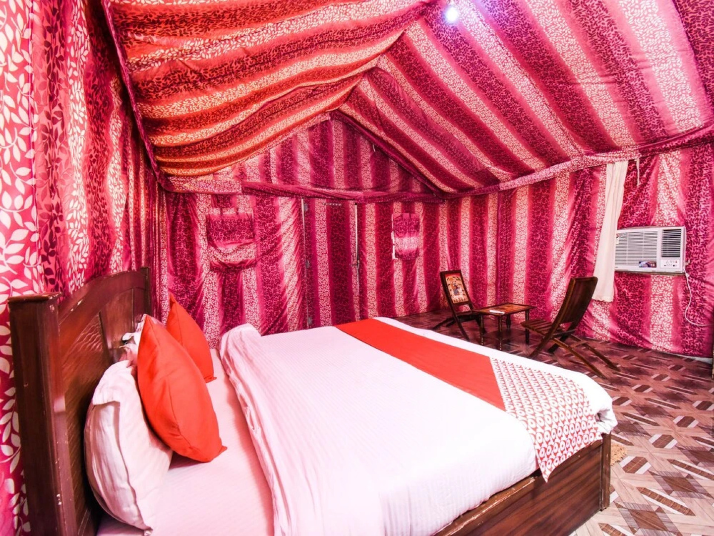 OYO 23679 Shivas Heritage