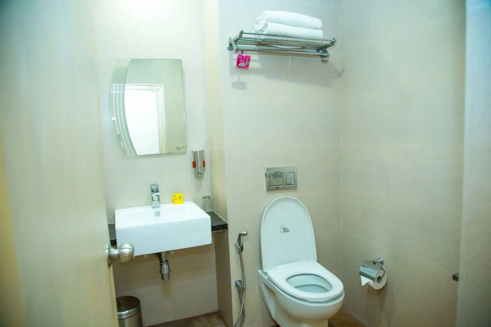 Hotel Kinnera Comforts