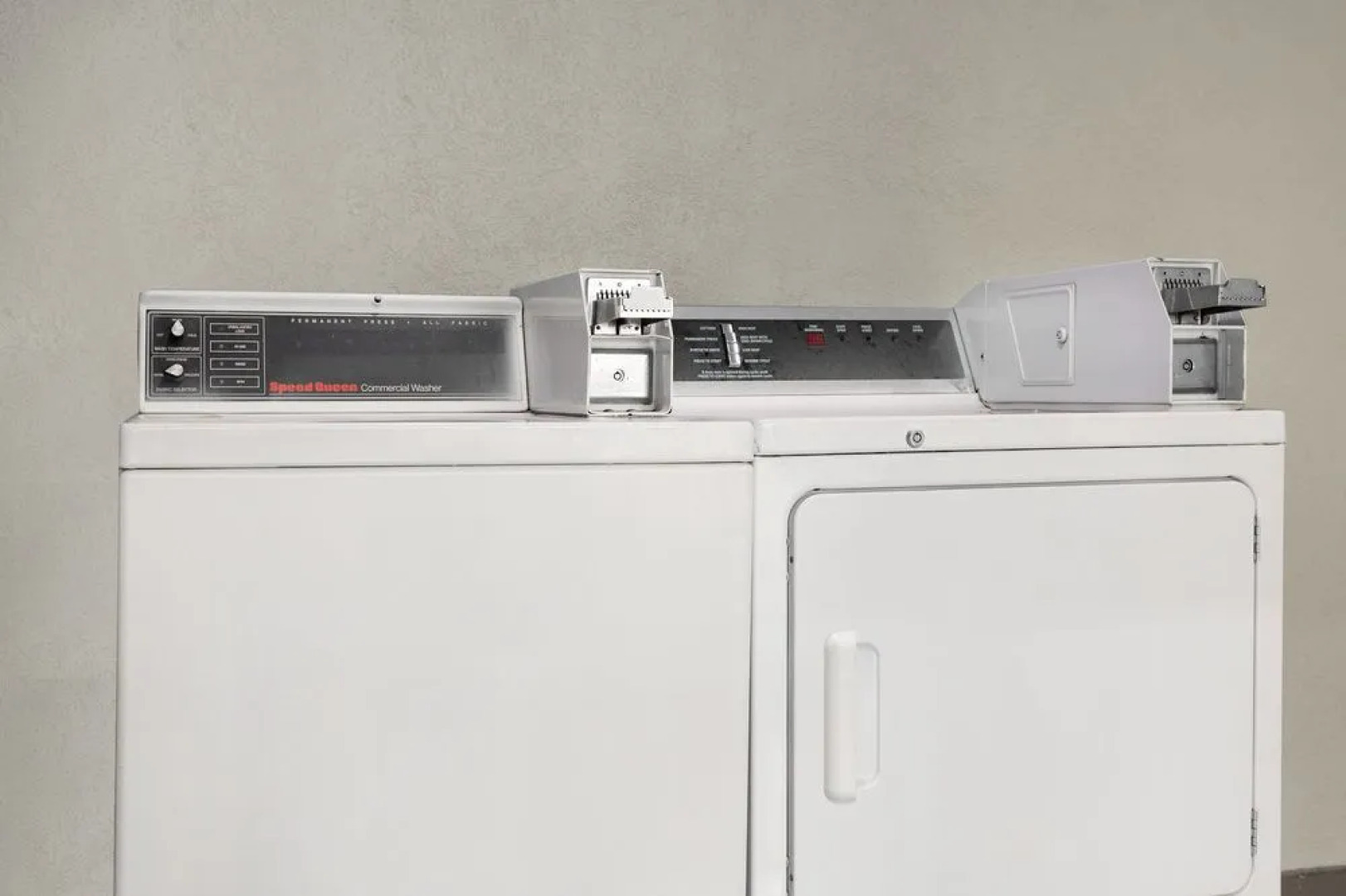 Super 8 - Locust Grove