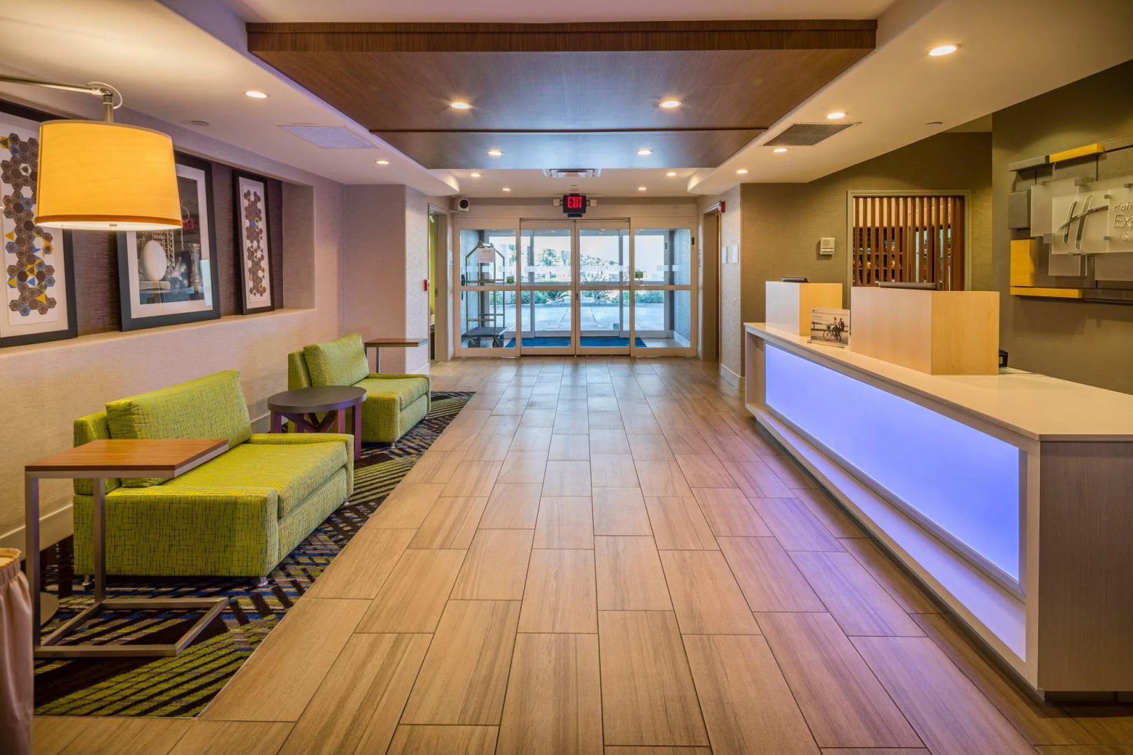 Holiday Inn Express and Suites Modesto by IHG