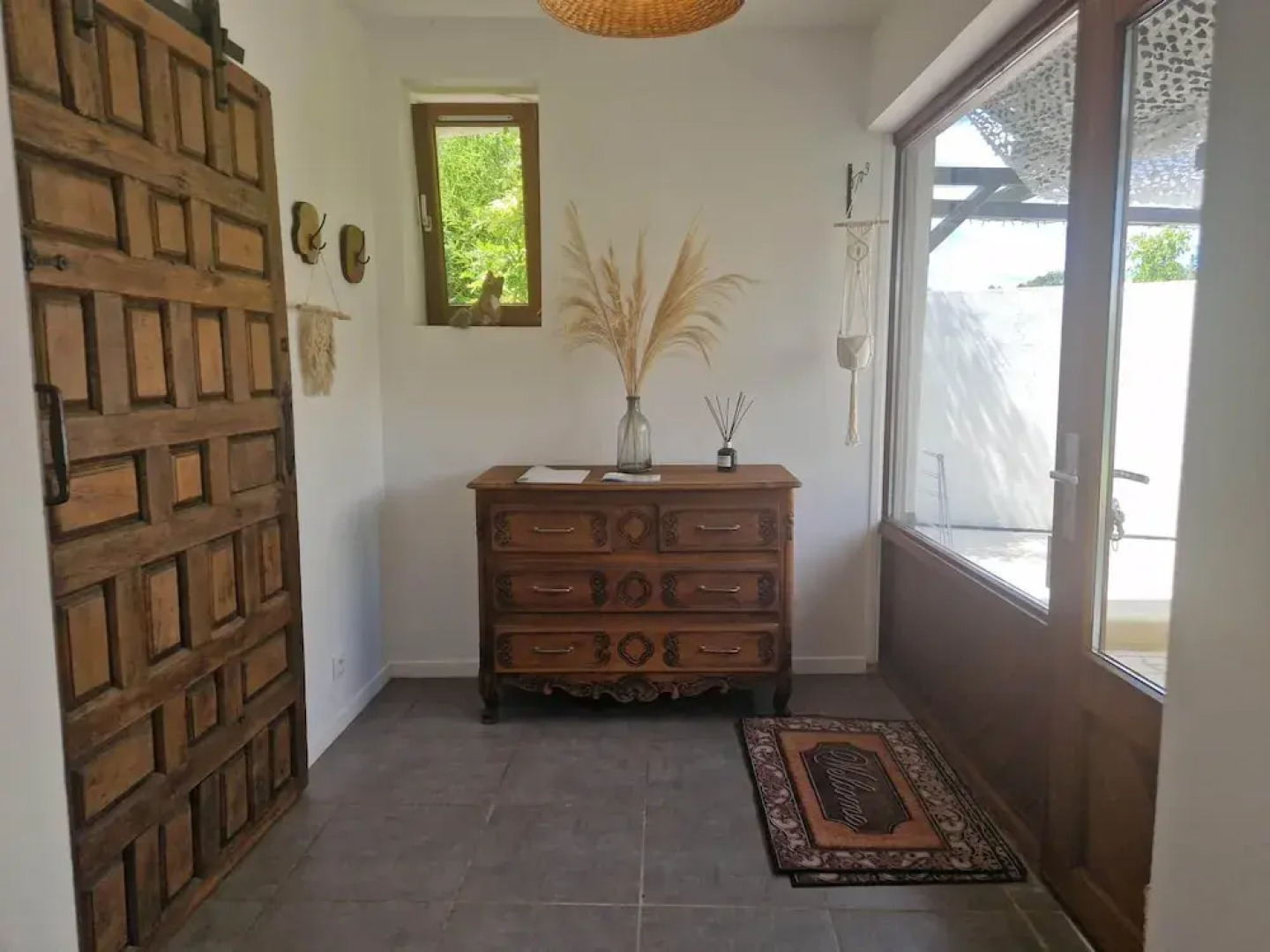 Apartment With Swimming Pool, Wifi