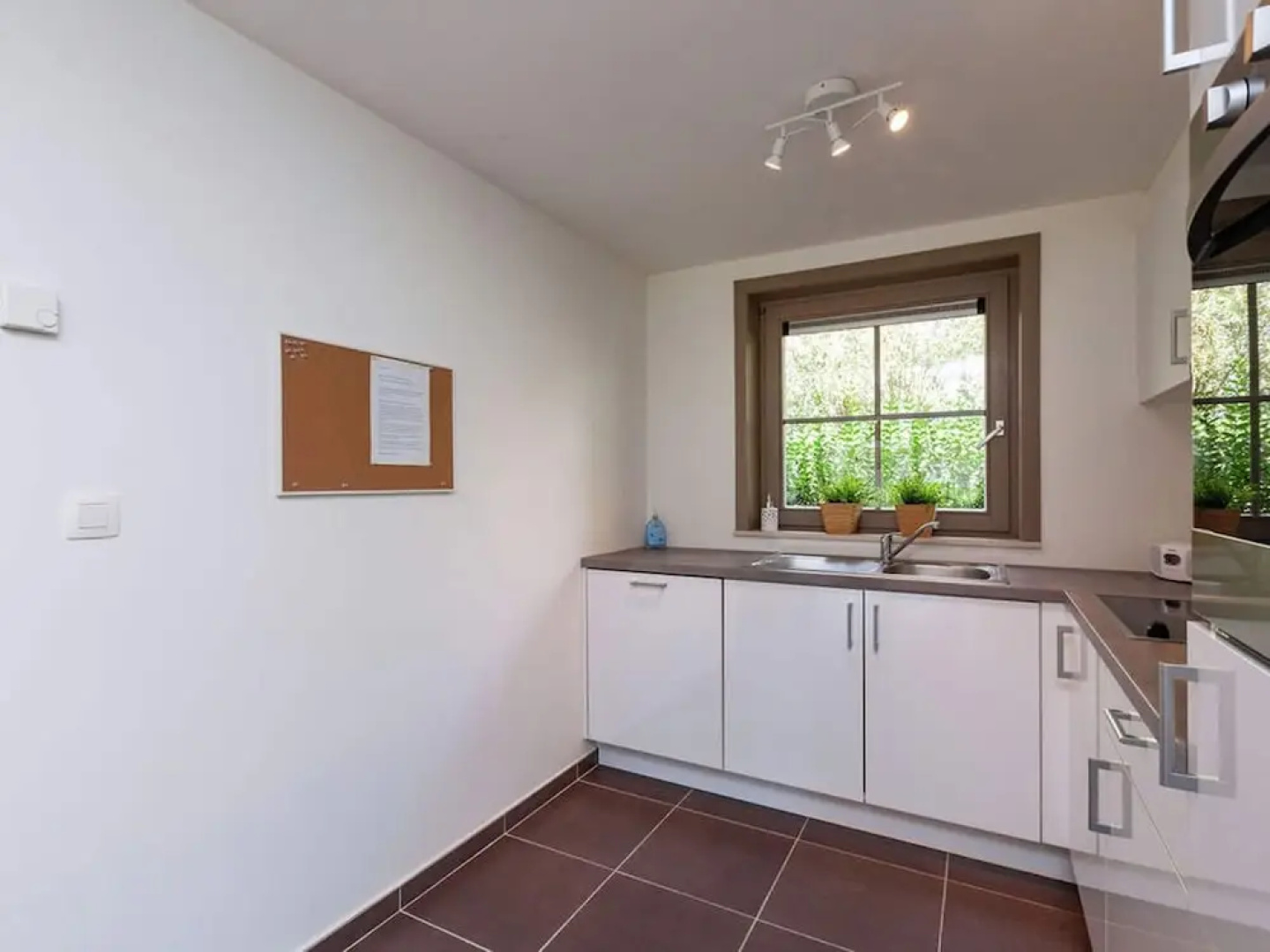 Lovely Holiday Home in Adinkerke With Fenced Garden
