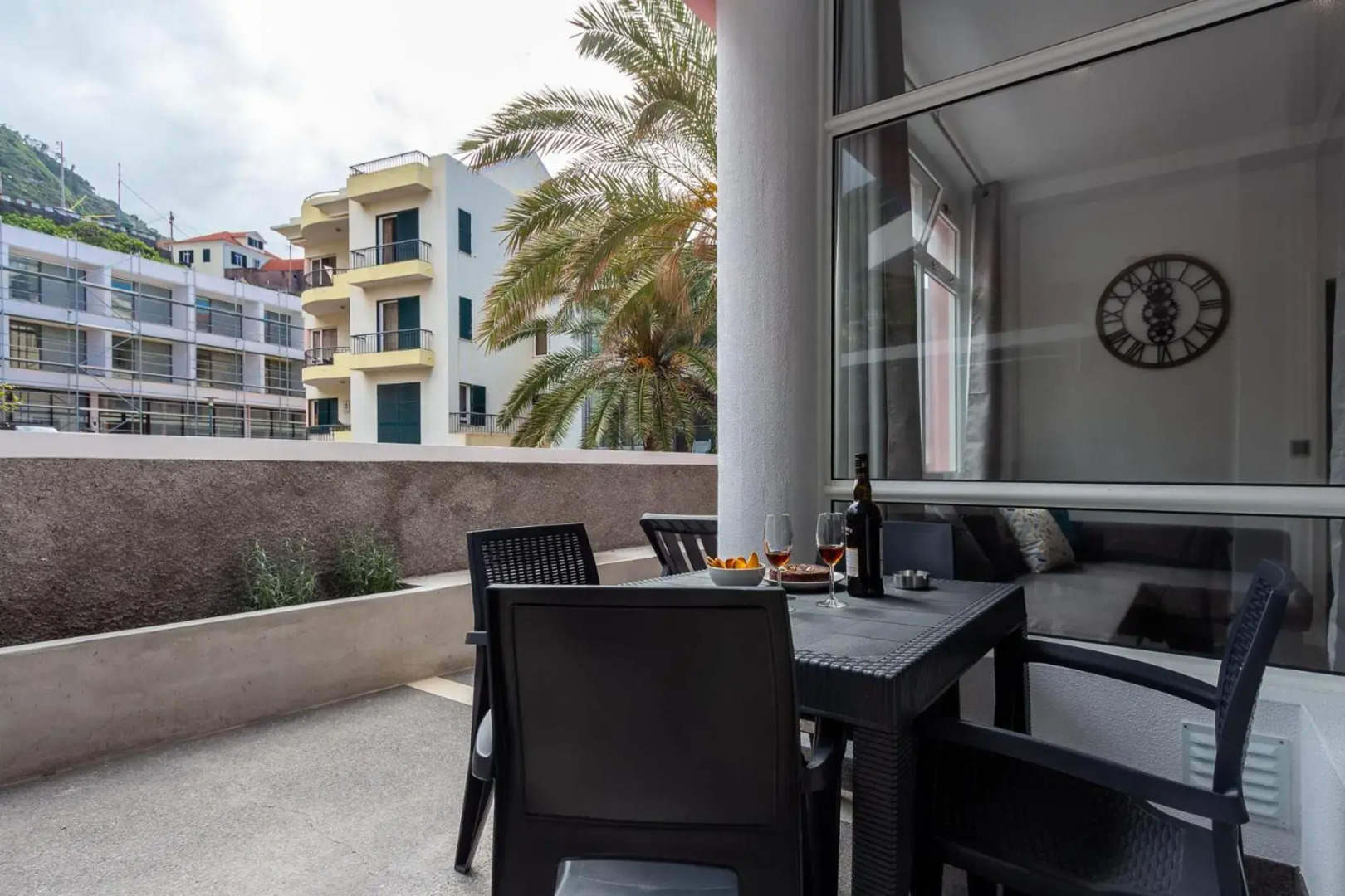 The Jolie Apartments - by the Ocean