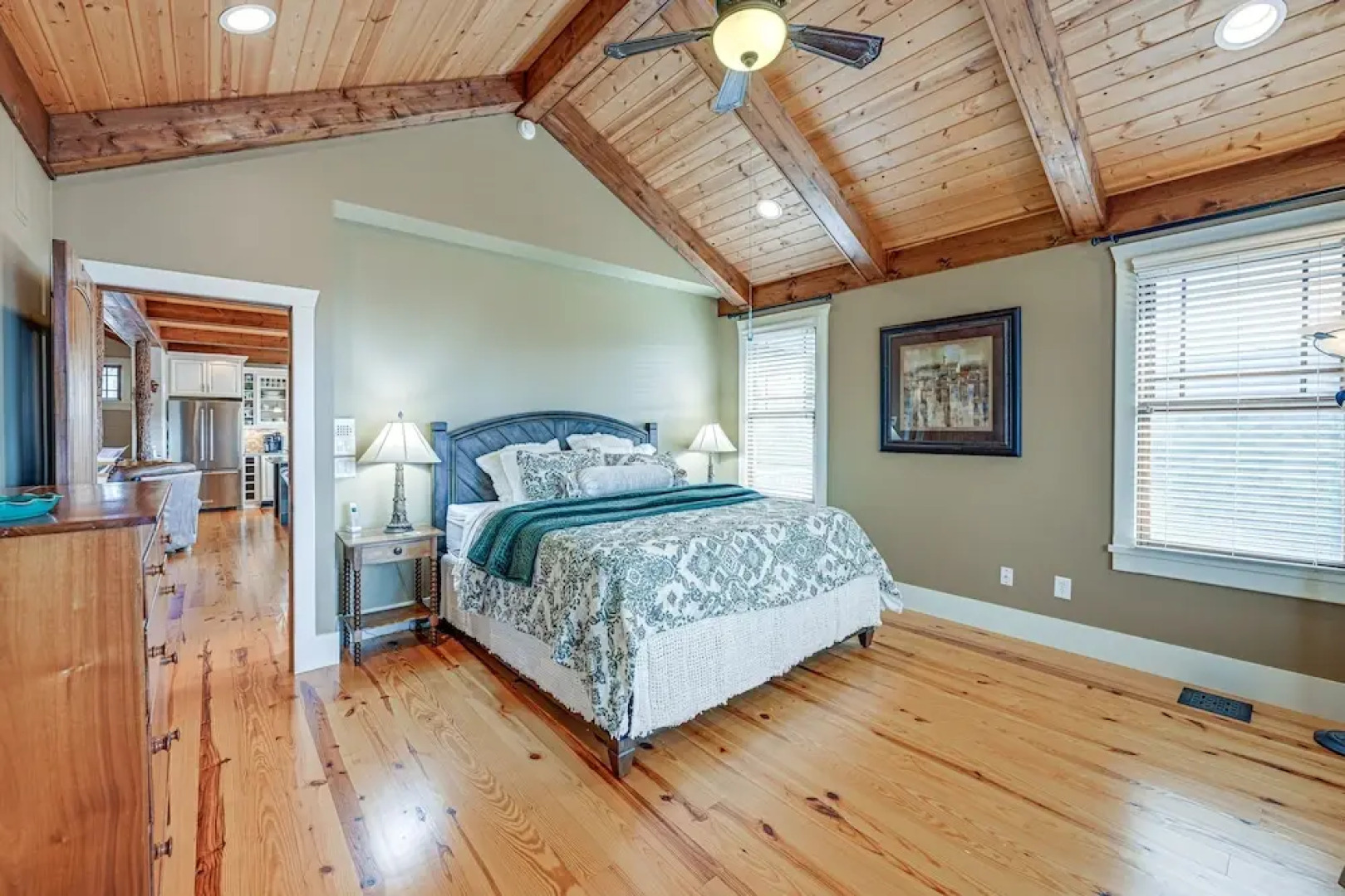 Mountain-view Georgia Cabin w/ 2 Decks