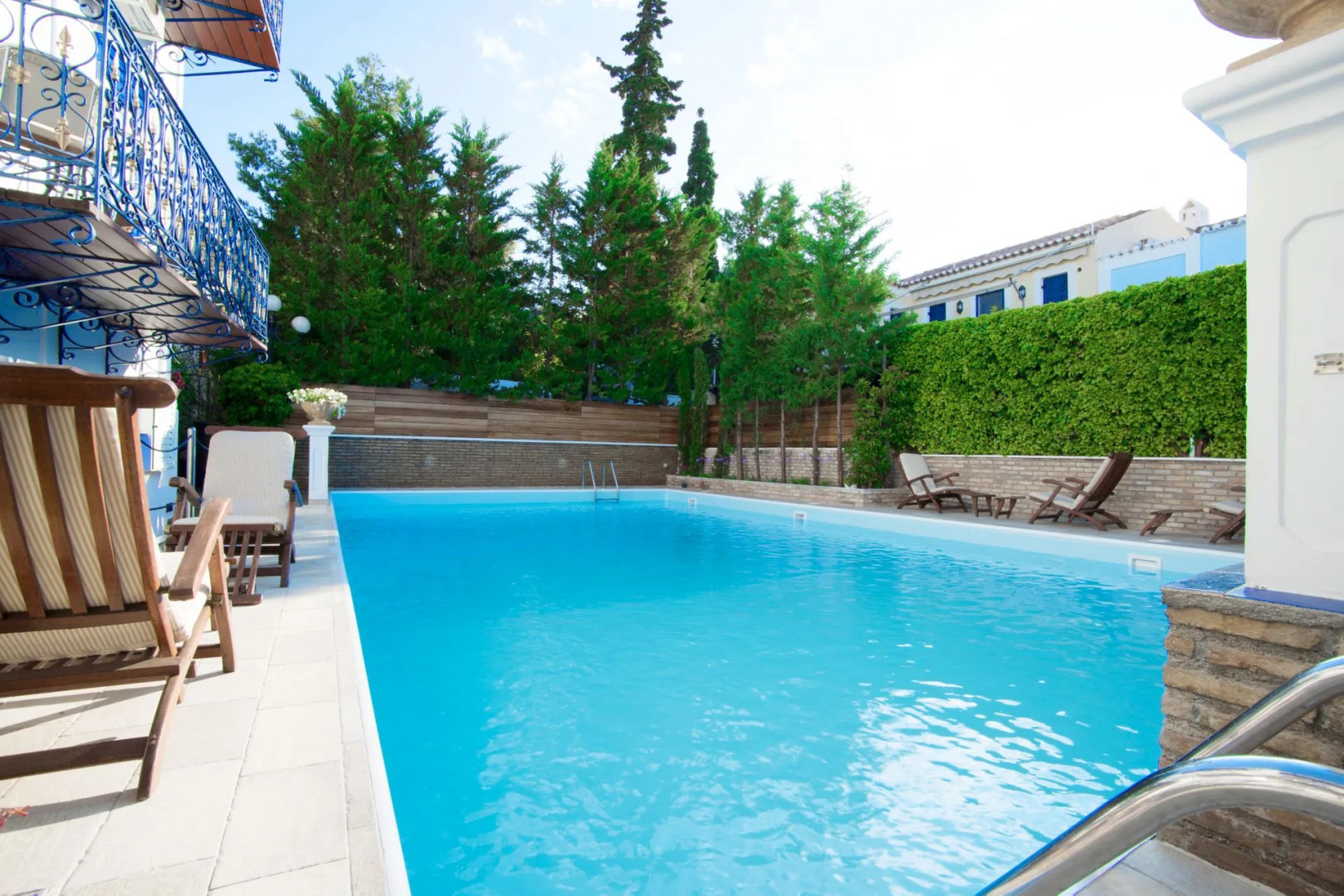 Armata Boutique Hotel