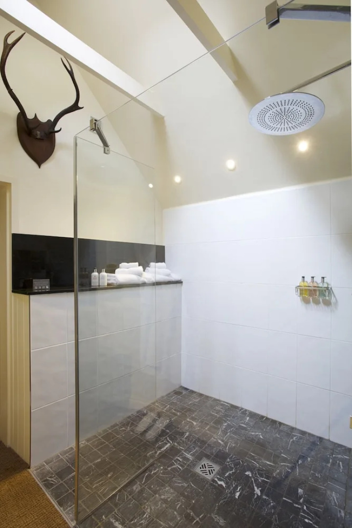 Hare And Hounds Hotel