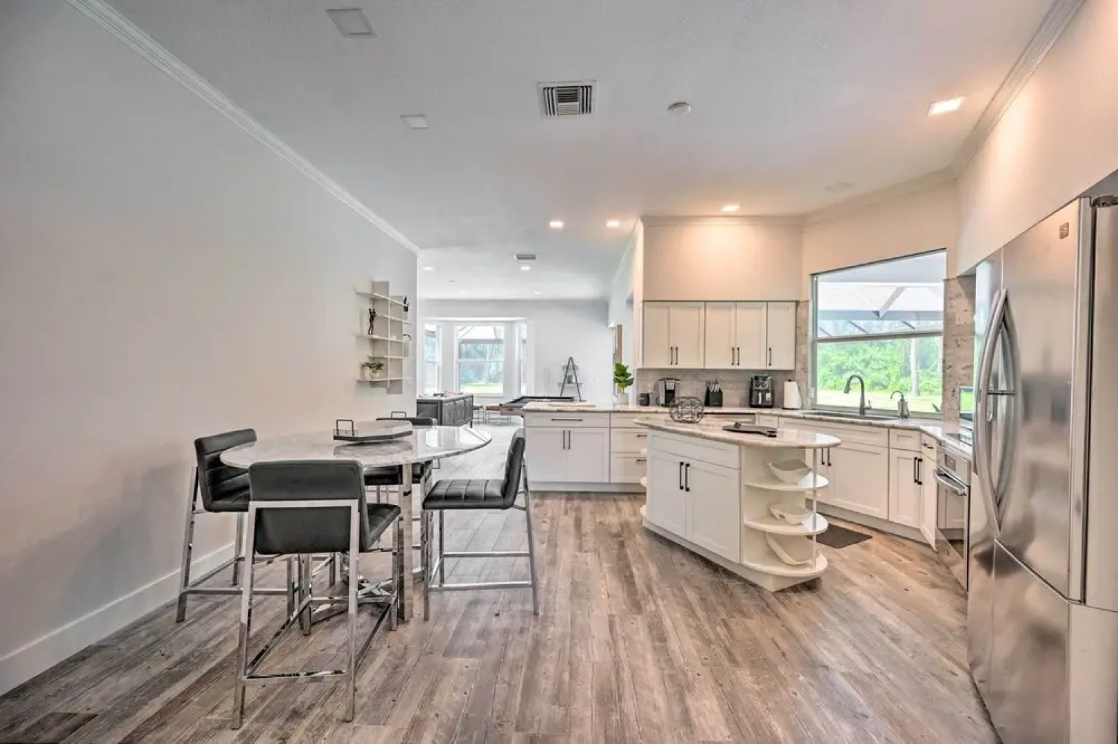 Sand Volleyball Court, Pool & Spa: Naples Gem!