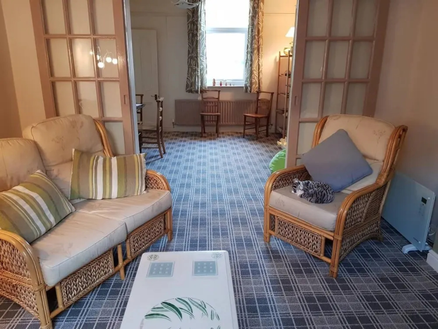 House - Sleeps 4 - Pets Ok - Parking - Garden