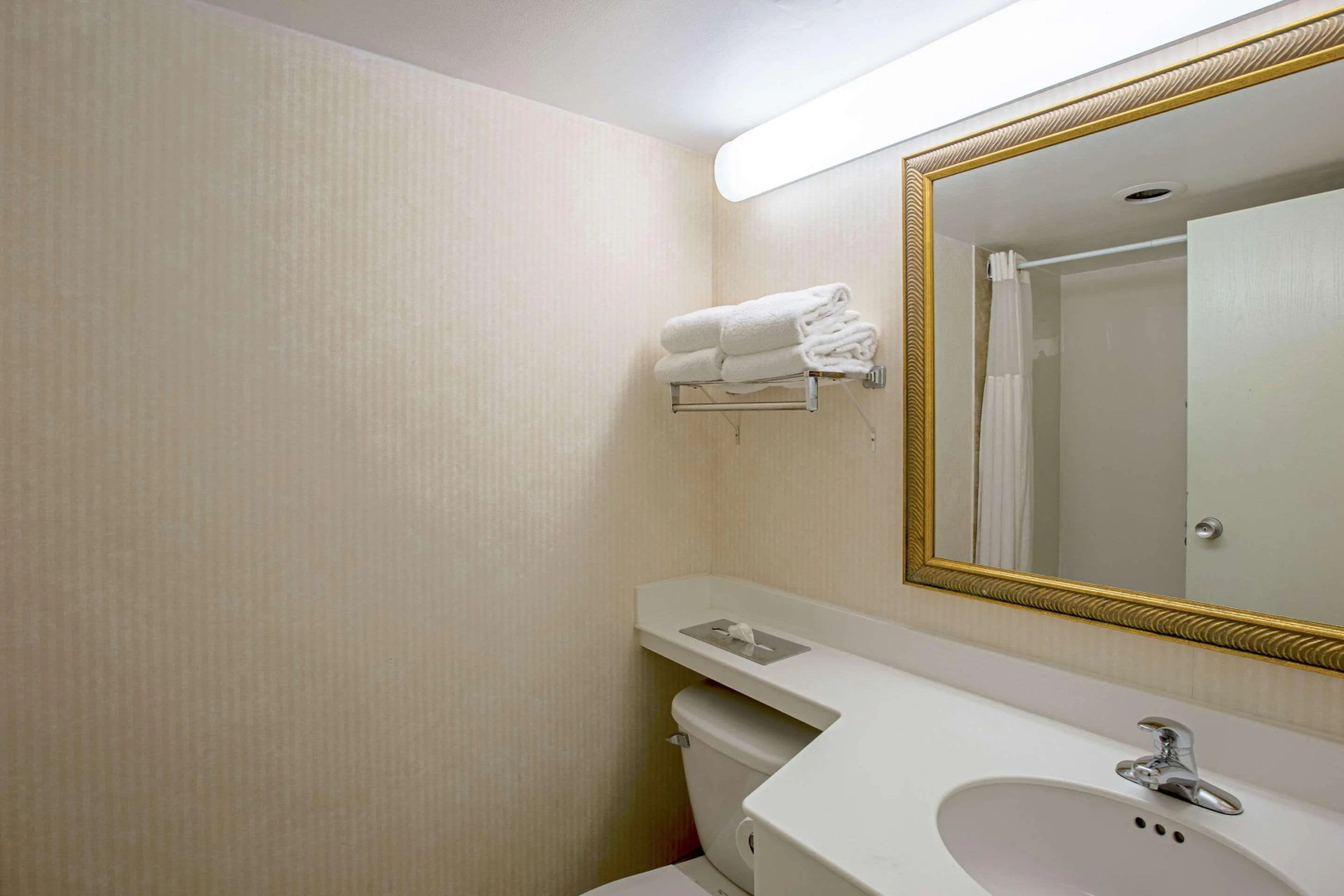 Quality Inn & Suites Council Bluffs - Omaha East