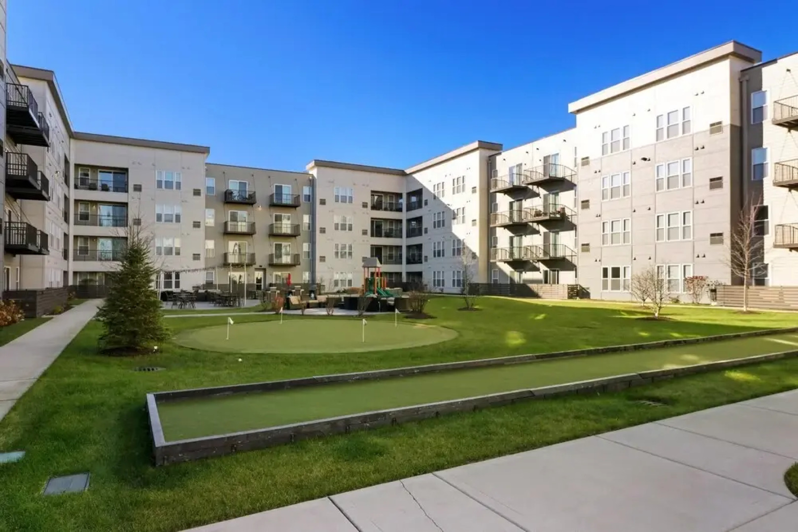 Bright Stylish 2BR Apt in Oak Brook