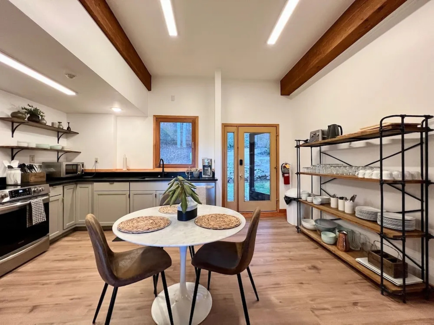 Outland Chalet & Suites Great Smoky Mountains