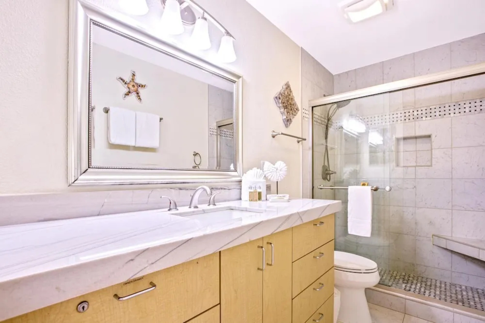 Lokelani #B203 - 2 Br condo by RedAwning