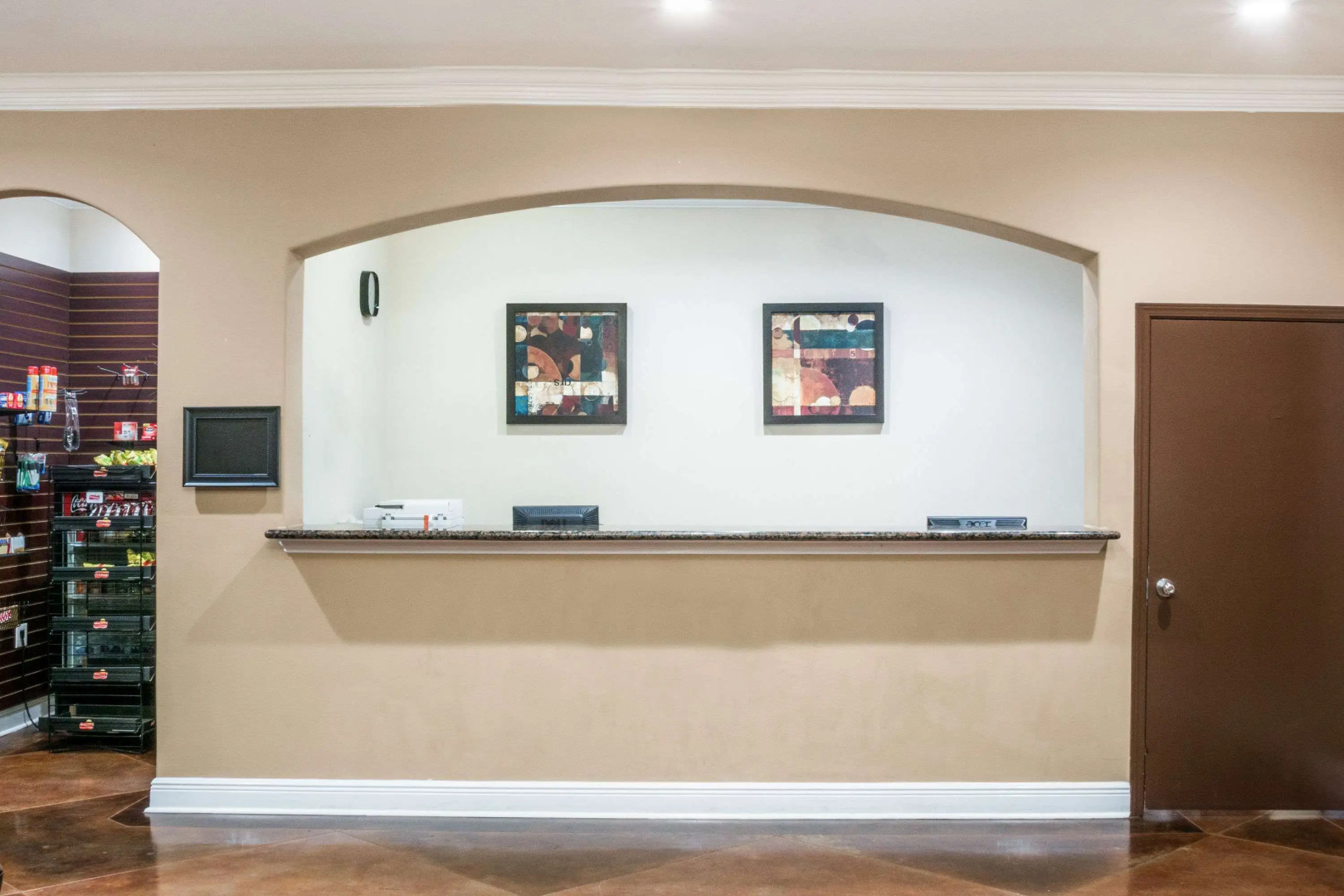 Super 8 by Wyndham Beaumont I-10 South/College St