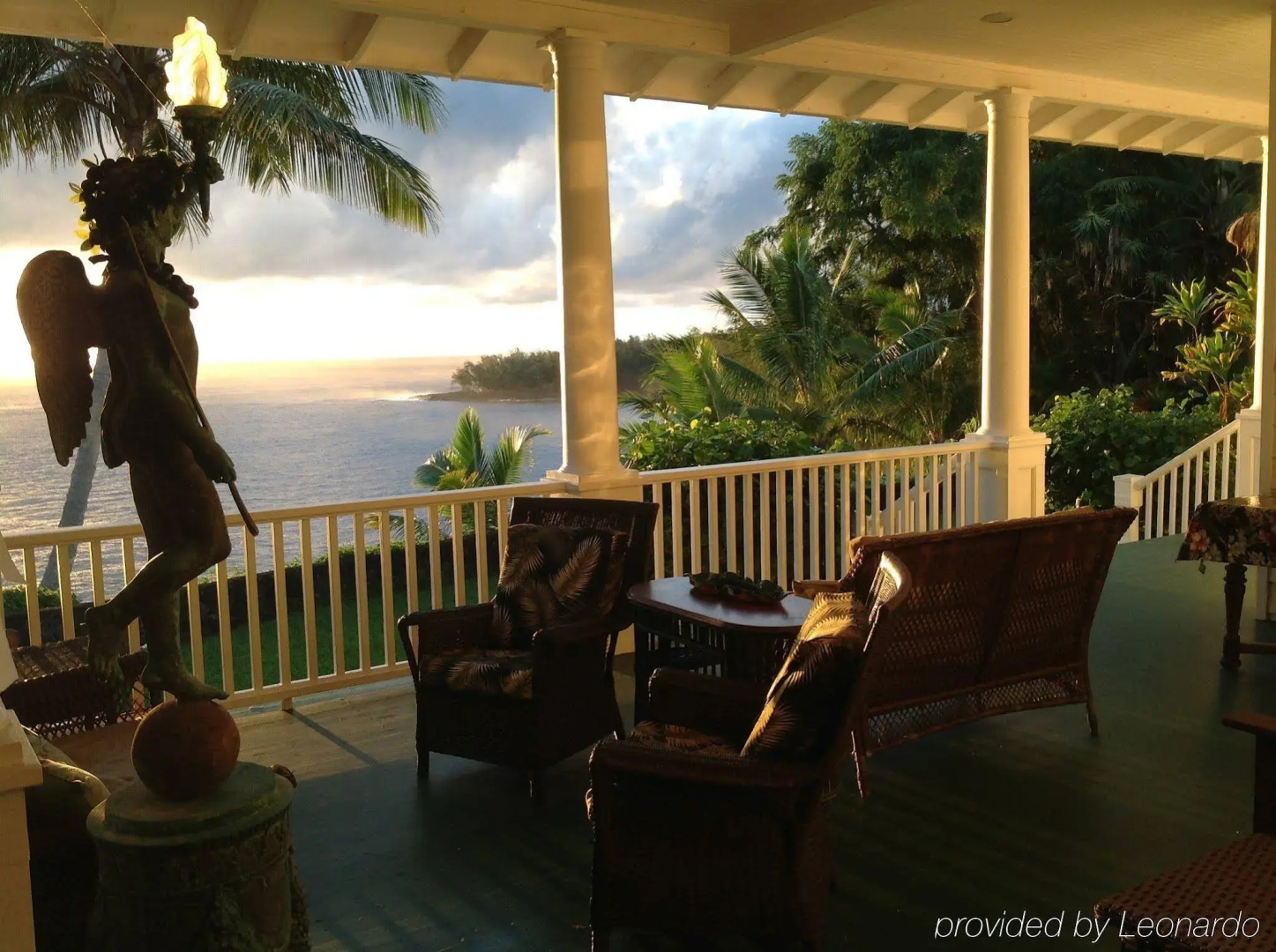 Palms Cliff House Inn