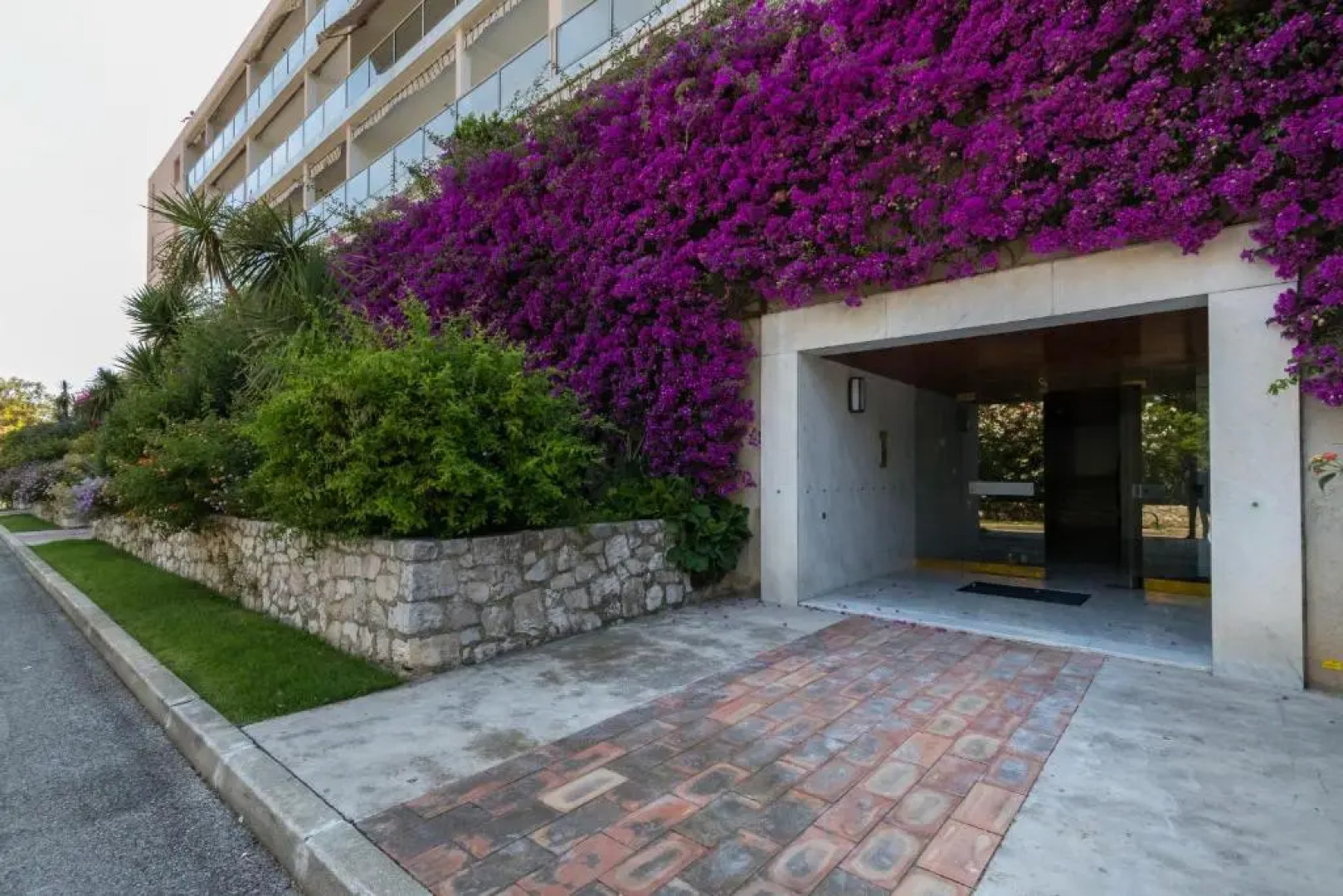 Sea View Park Swimming Pool & Tennis 2 Bdrs