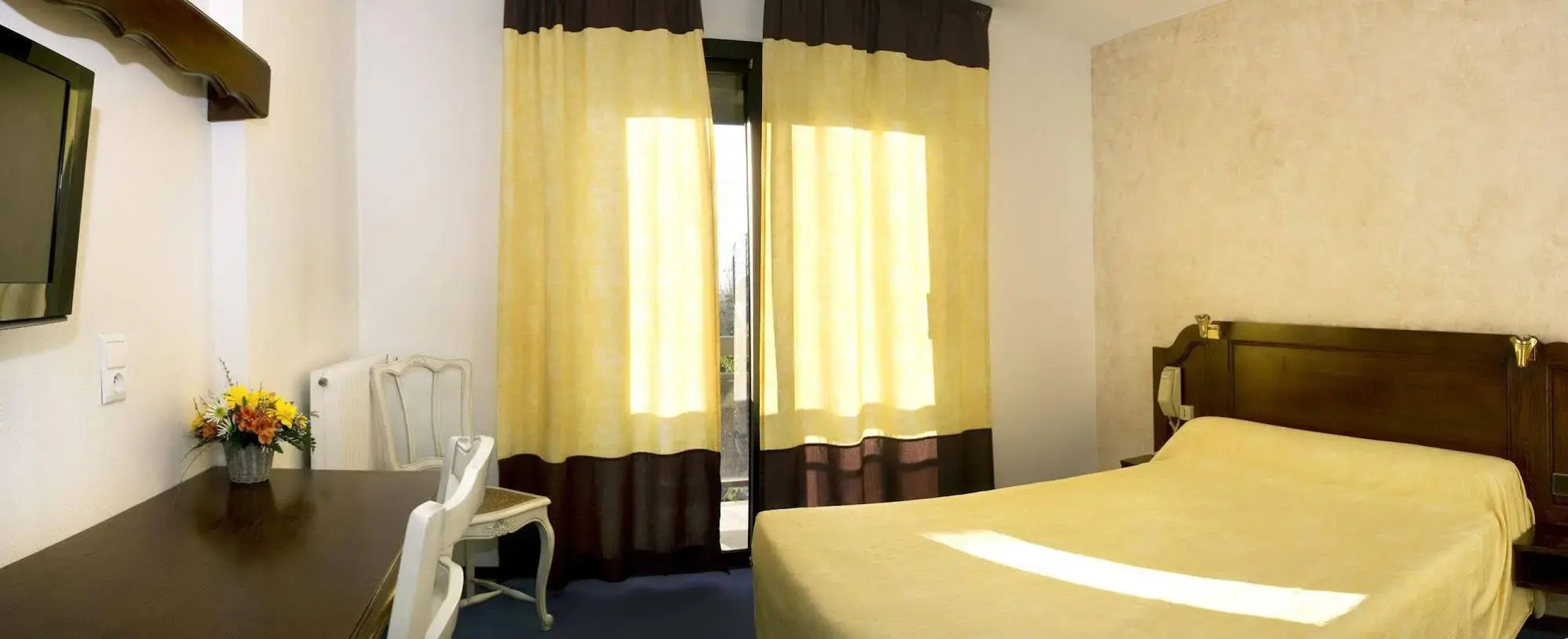 HOTEL Les Peyrières