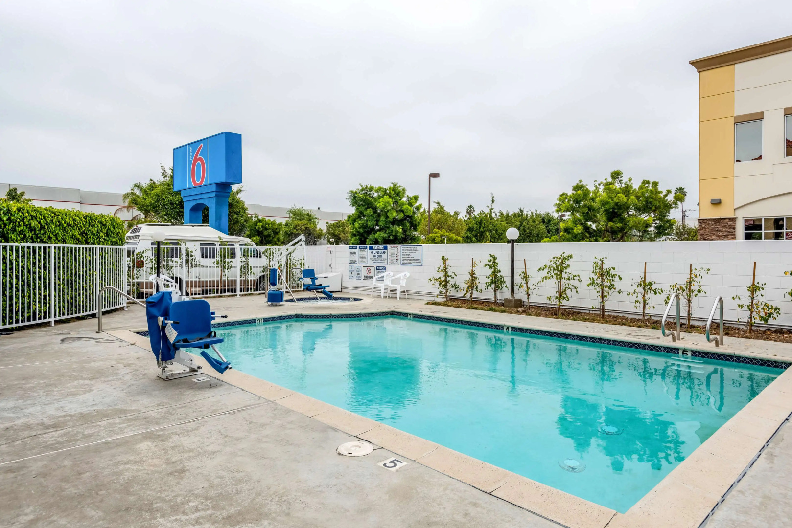 Motel 6 Gardena, CA - South