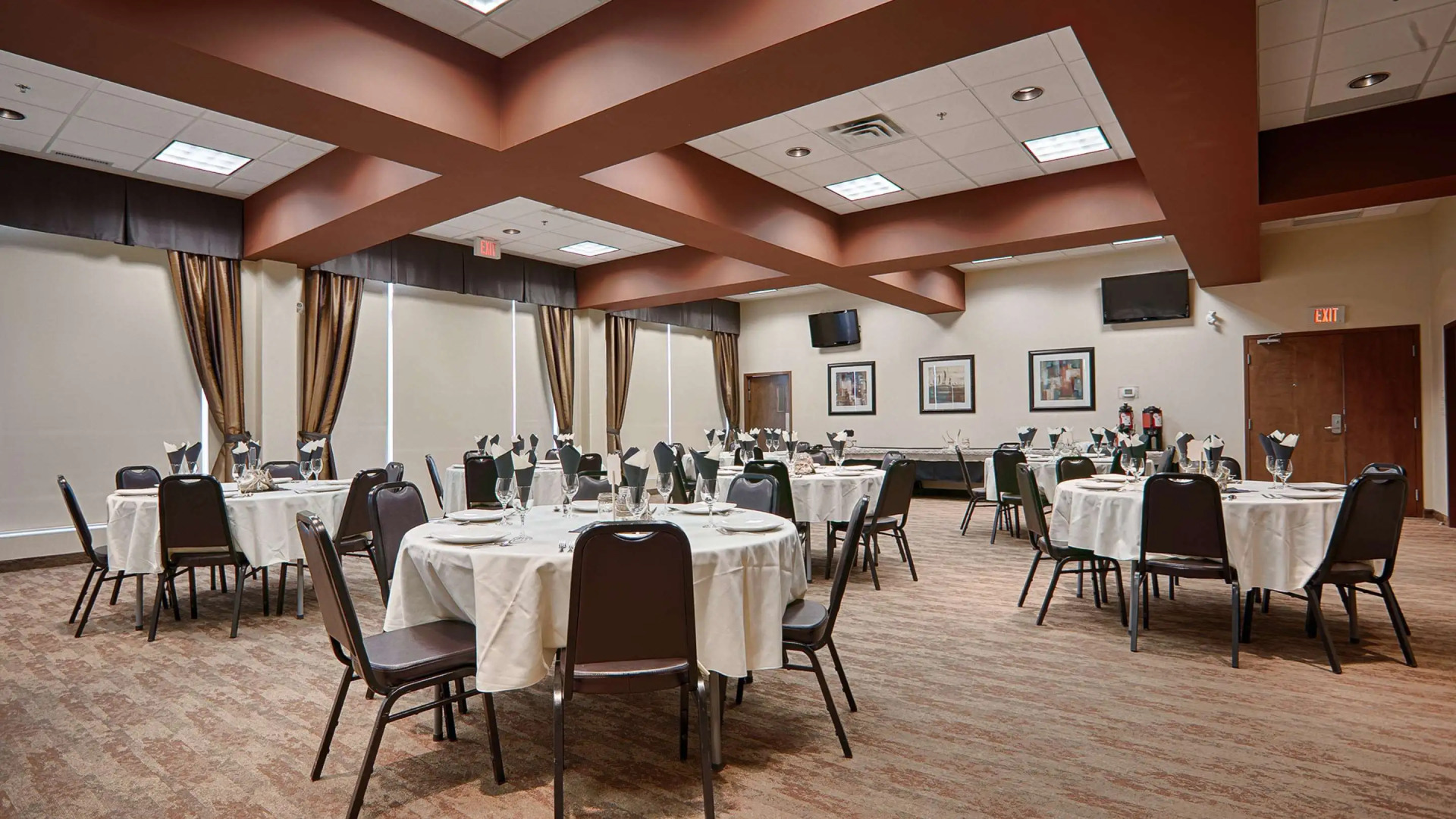 Best Western Plus Chateau Inn Sylvan Lake