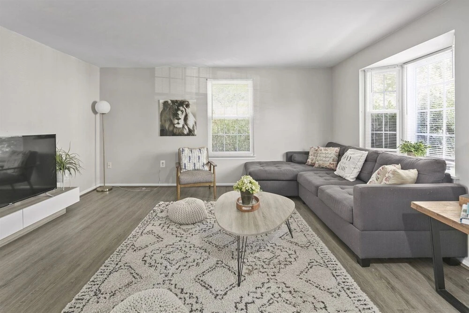 Top Rated Townhome - Largest Corner Unit With Patio, Deck, Basement, and new Luxury Mattresses! Self Checkin. Super Host Support!