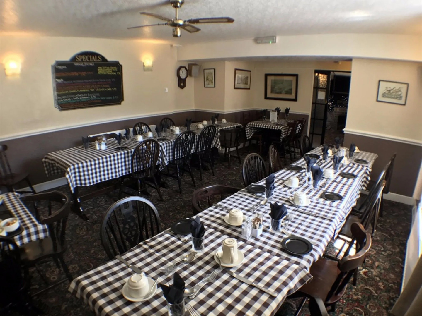 The Fox & Hounds Inn